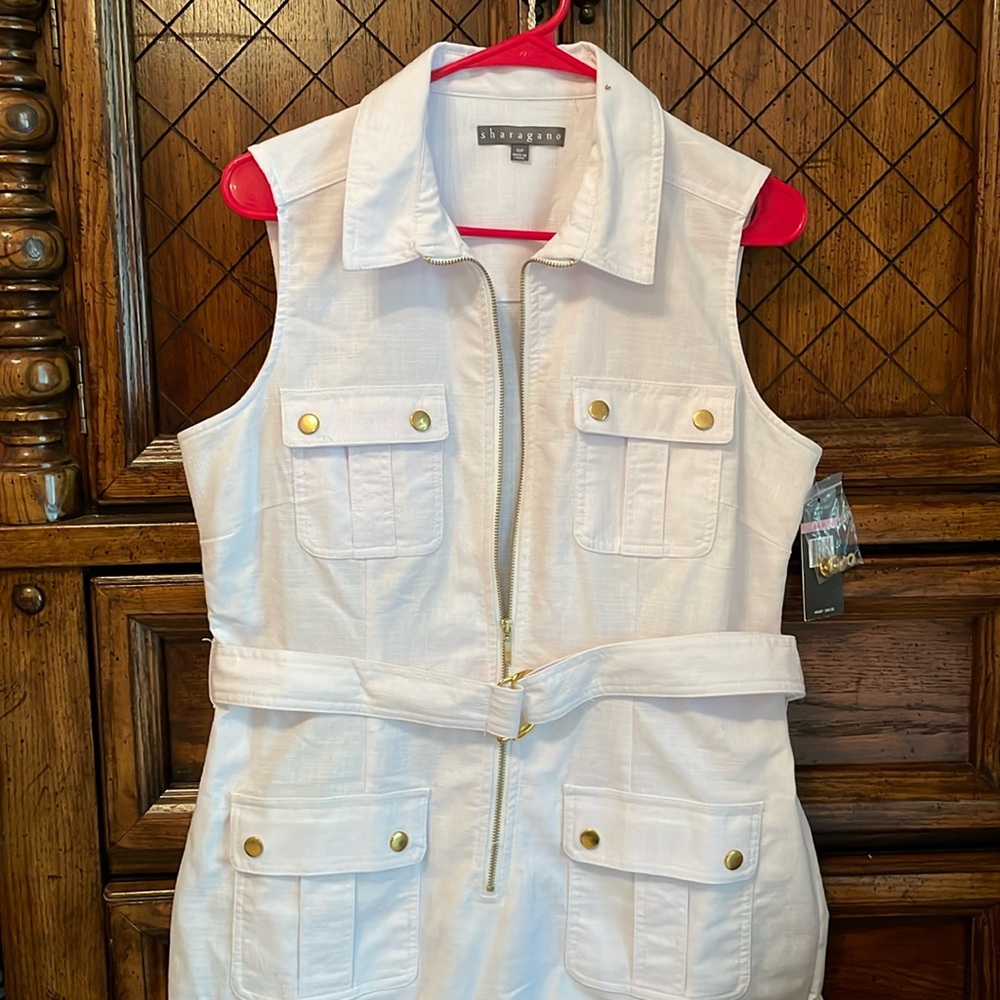 White Sleeveless dress with belt size 10p
